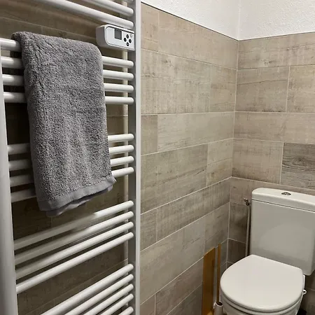 Apartment Joli Cozy, Balcon, Cite Des Congres, Gare Sud *