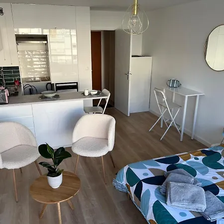 Apartment Joli Cozy, Balcon, Cite Des Congres, Gare Sud *